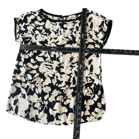 Kate Spade New York Black White Floral Print Short Sleeve Top Women's Size 4 - Picture 6 of 7